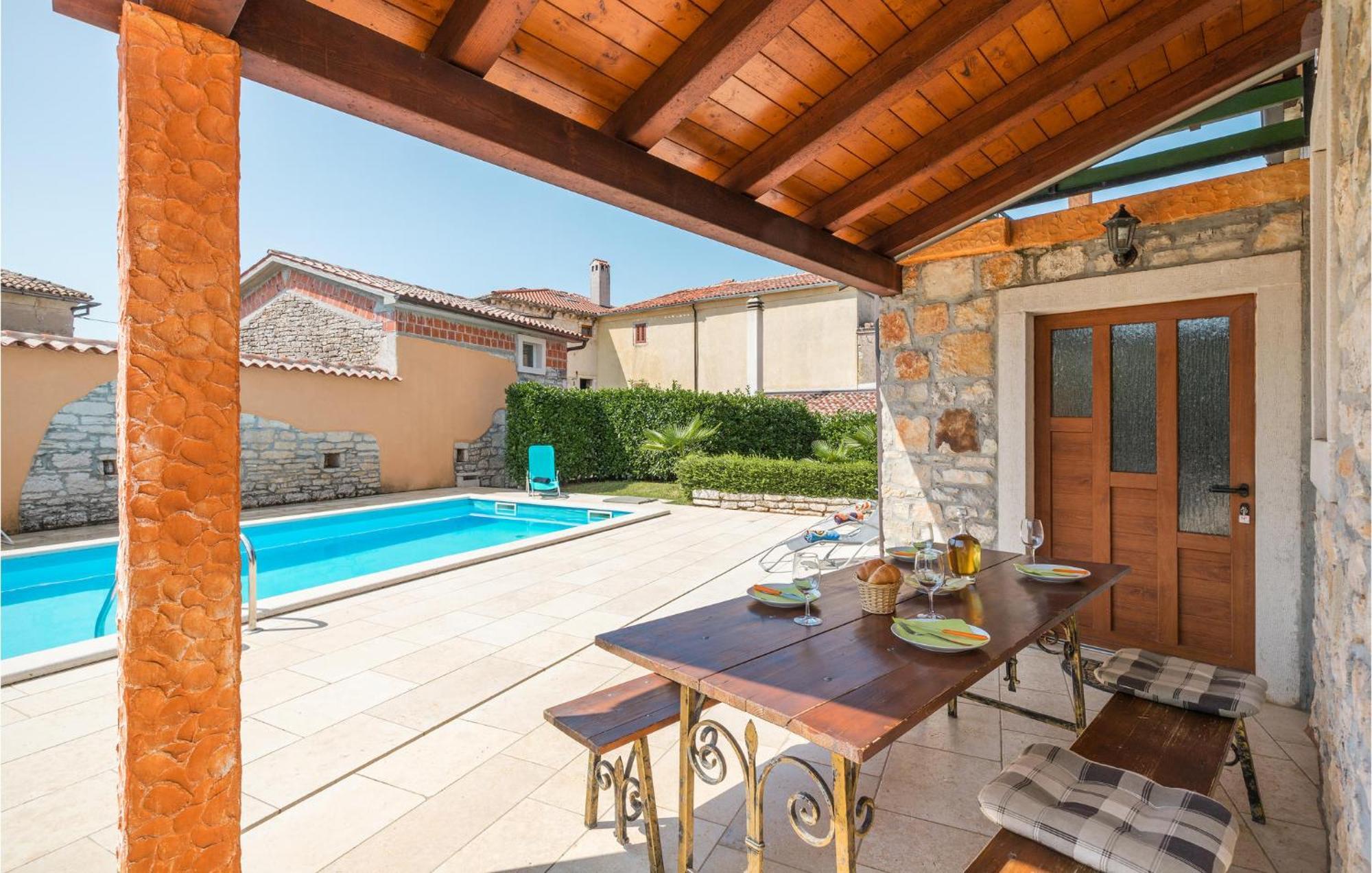 Lovely Home In Visnjan With Outdoor Swimming Pool Екстериор снимка