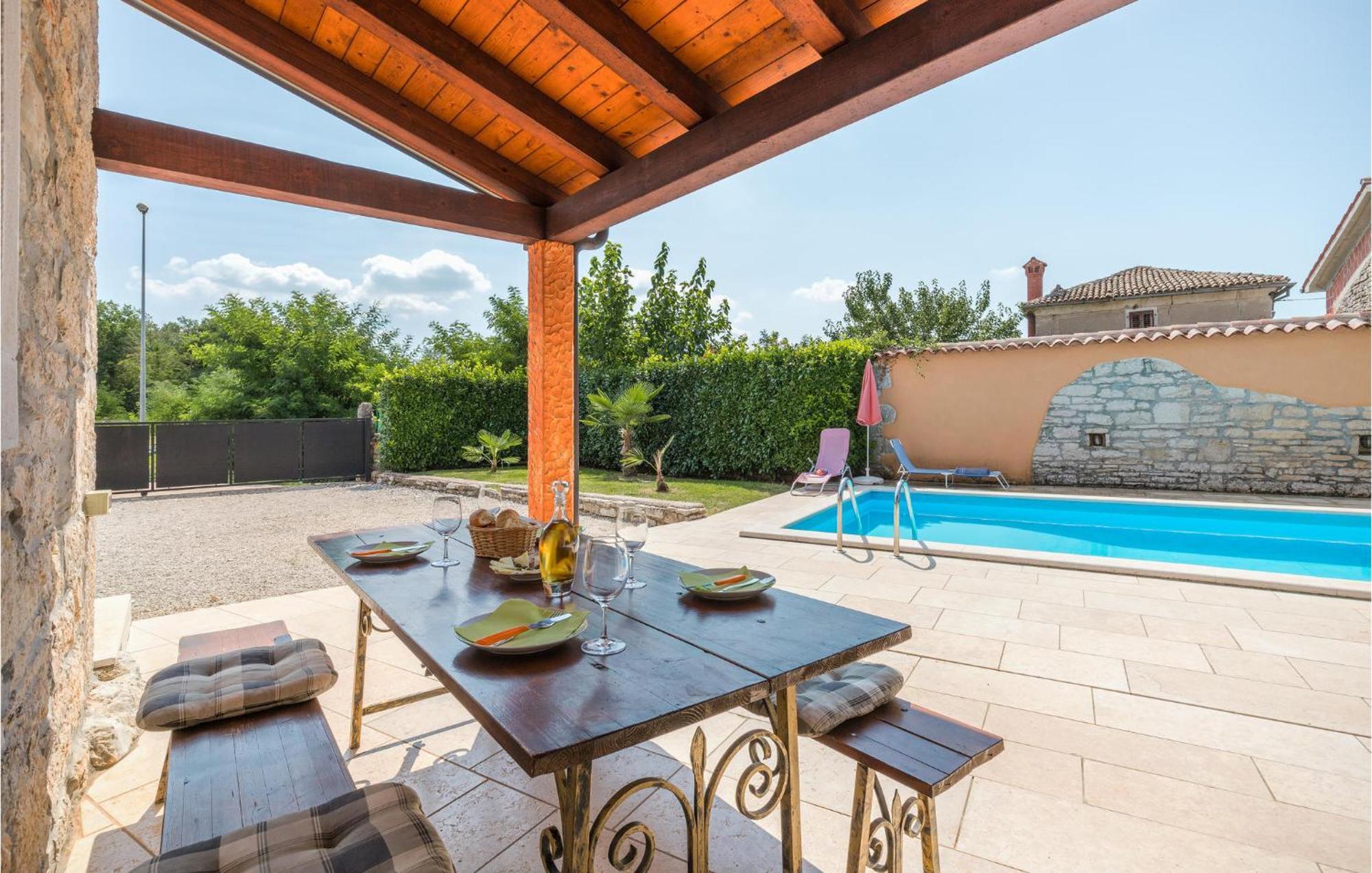 Lovely Home In Visnjan With Outdoor Swimming Pool Екстериор снимка