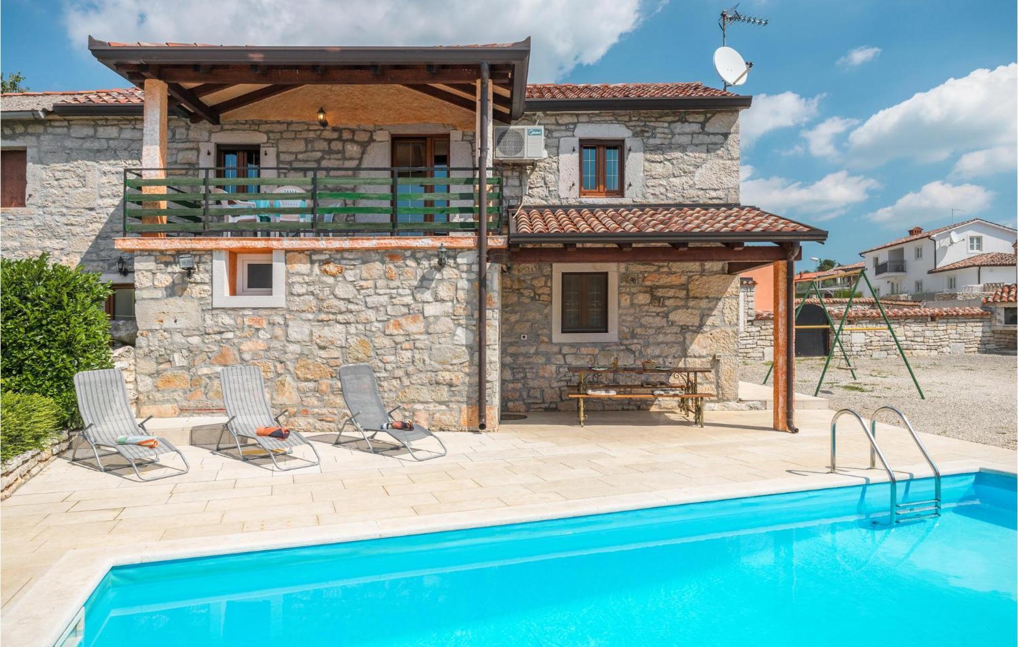 Lovely Home In Visnjan With Outdoor Swimming Pool Екстериор снимка
